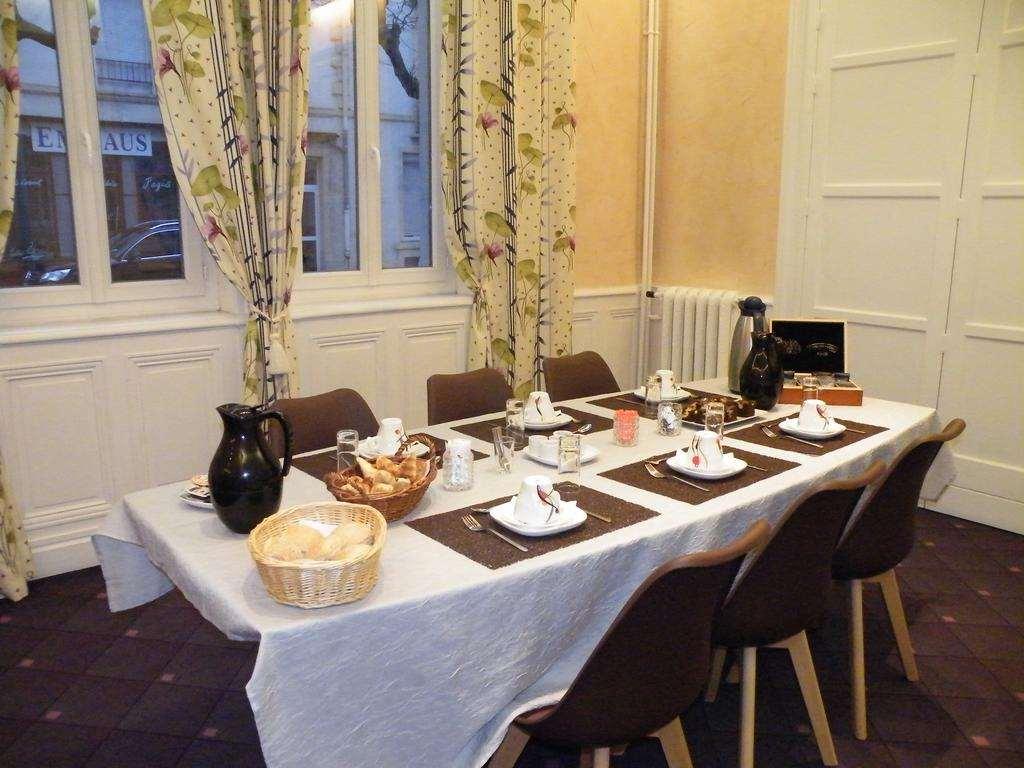 Brit Hotel Roanne - Le Grand Hotel 레스토랑 사진