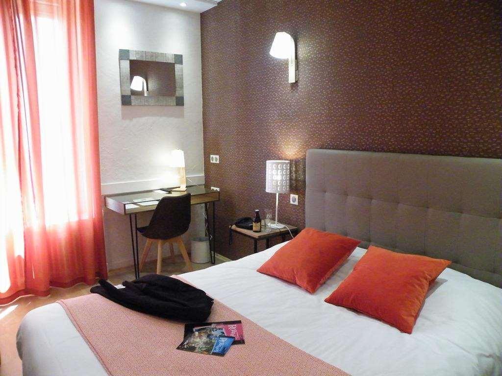 Brit Hotel Roanne - Le Grand Hotel 객실 사진