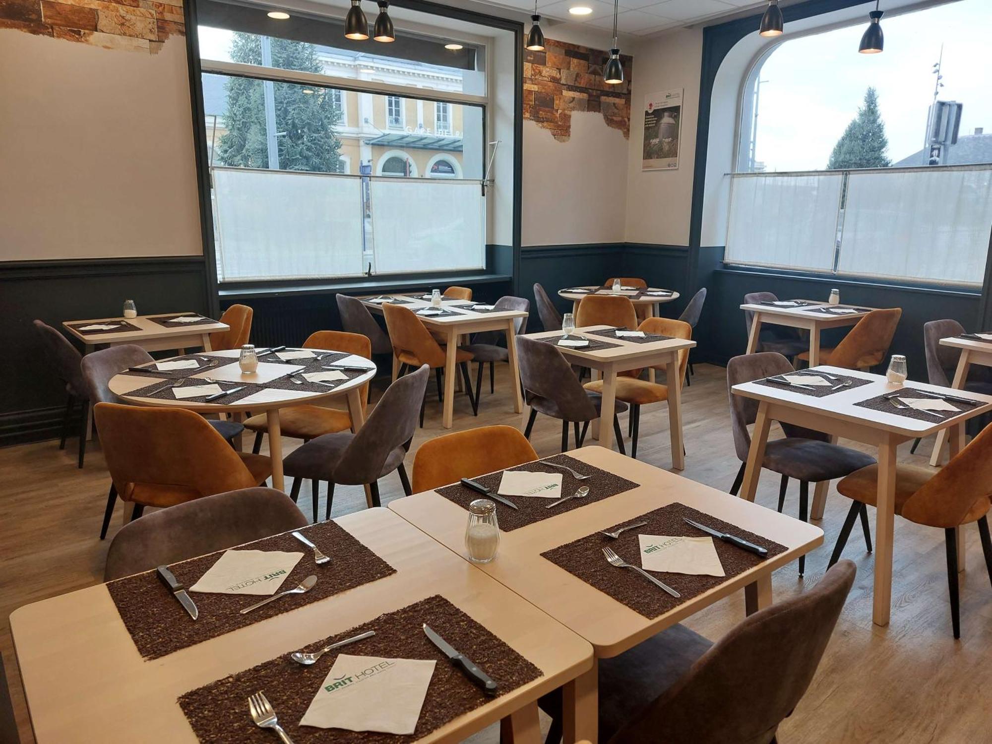 Brit Hotel Roanne - Le Grand Hotel 외부 사진