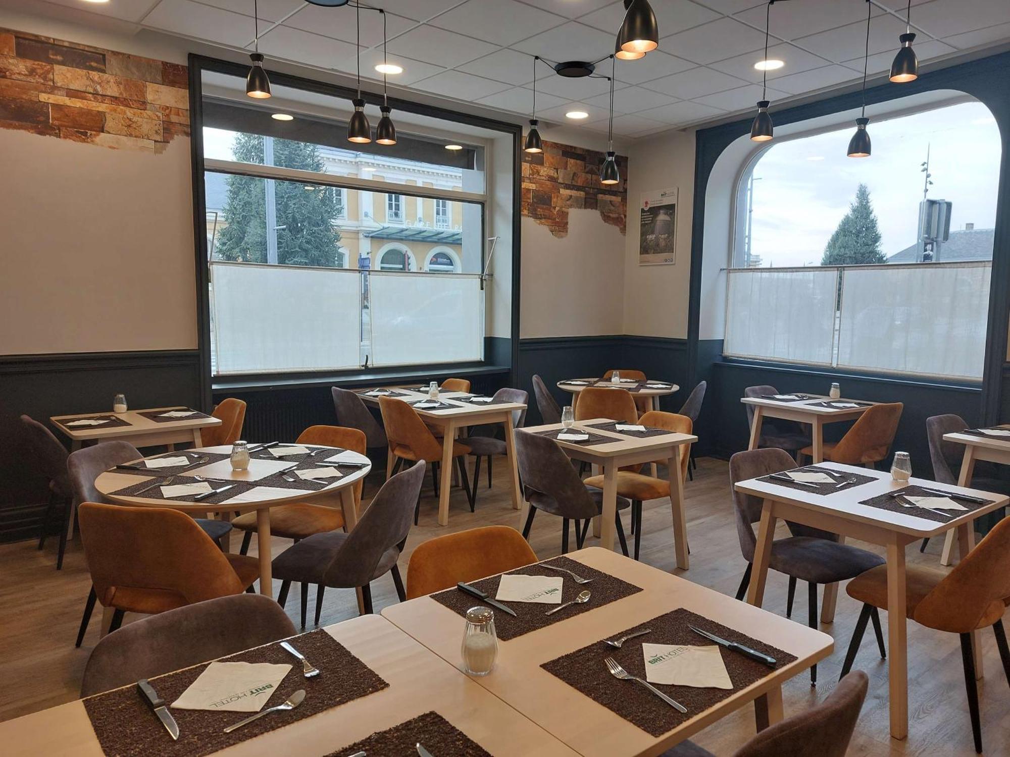 Brit Hotel Roanne - Le Grand Hotel 외부 사진