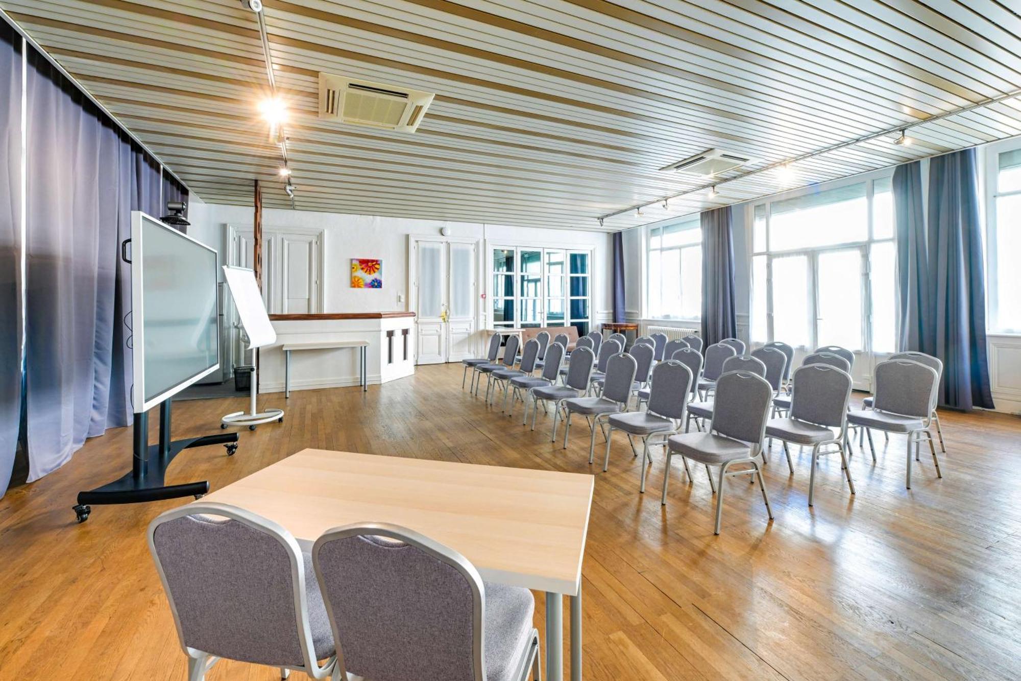 Brit Hotel Roanne - Le Grand Hotel 외부 사진
