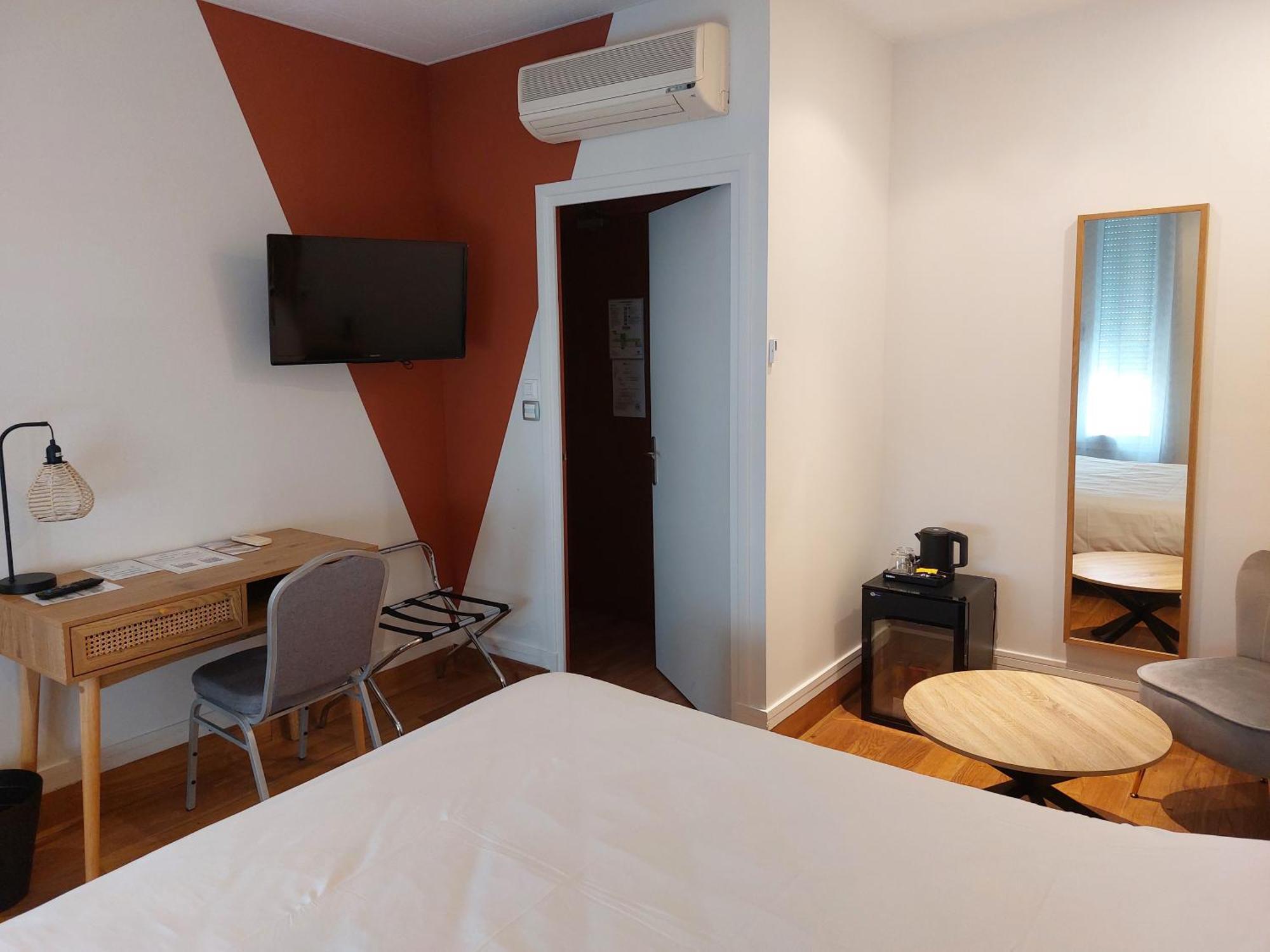 Brit Hotel Roanne - Le Grand Hotel 외부 사진